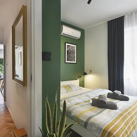 Place To Be - Center Apartmán