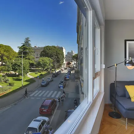 Place To Be - Center *