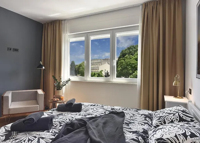 Appartement Place To Be - In The Centre With Private Parking