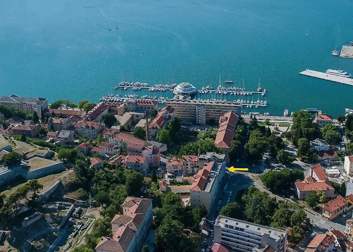 Place To Be - In The Centre With Private Parking Appartement
