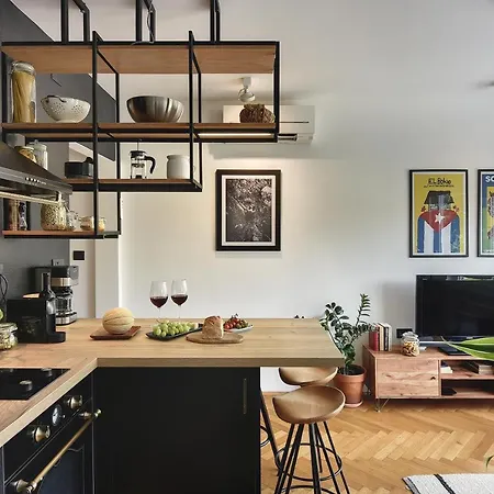 Place To Be - Center Appartement Pula