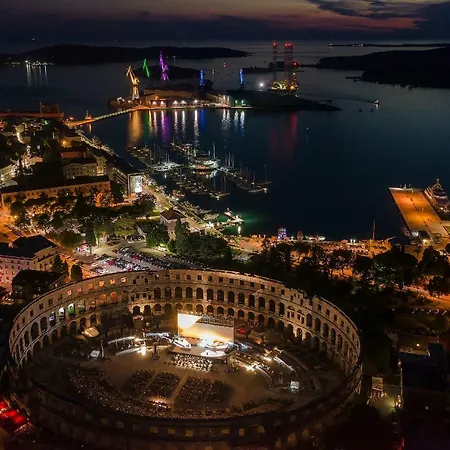 Appartement Place To Be - Center Pula